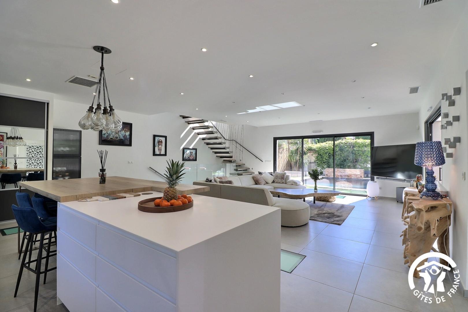 W & M Home, Marseille 13e Arrondissement - photo 9