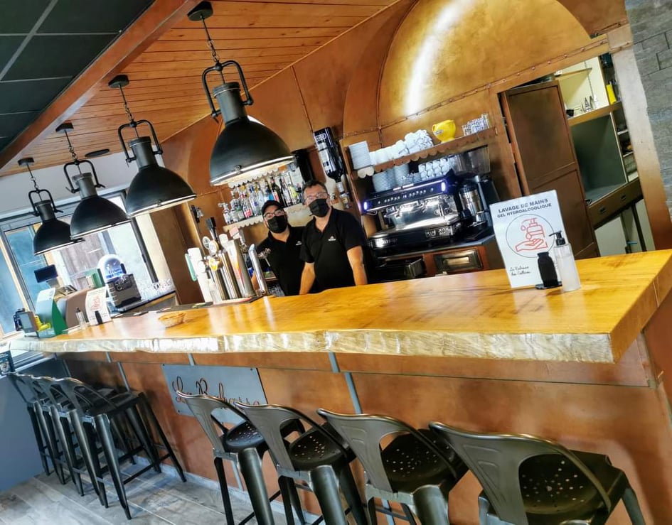 bar