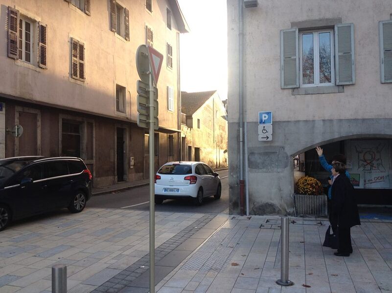 signalétique emplacement parking PMR