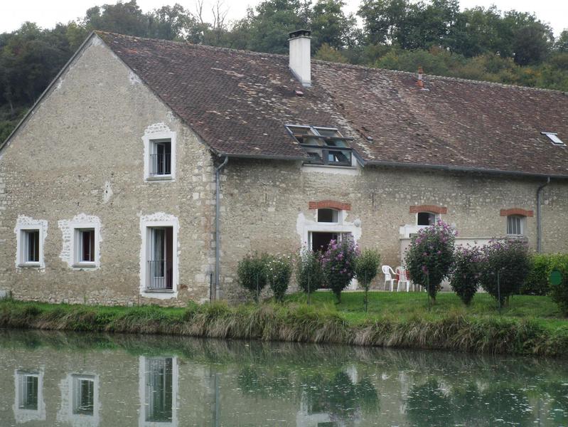 Gîte rural "Beaumoulin's DUO" situé à proximité de l'écluse et du canal
Hameau de Beaumoulin
- La Madeleine sur Loing -
