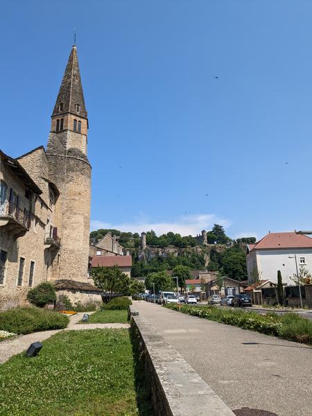 Crémieu, cité médiévale - Balcons du Dauphiné - Nord-Isère - à moins d'une heure de Lyon
