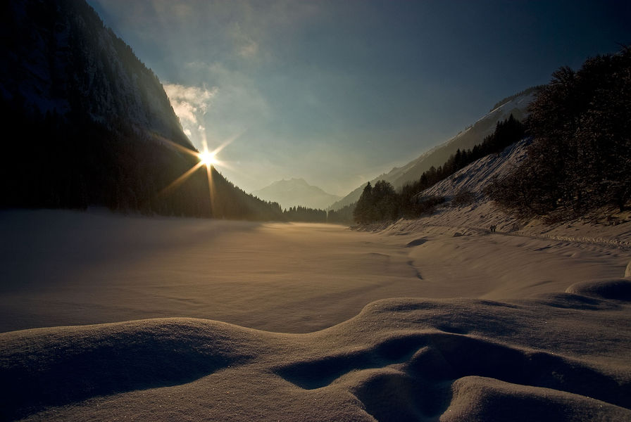 Le Lac de Montriond en hiver