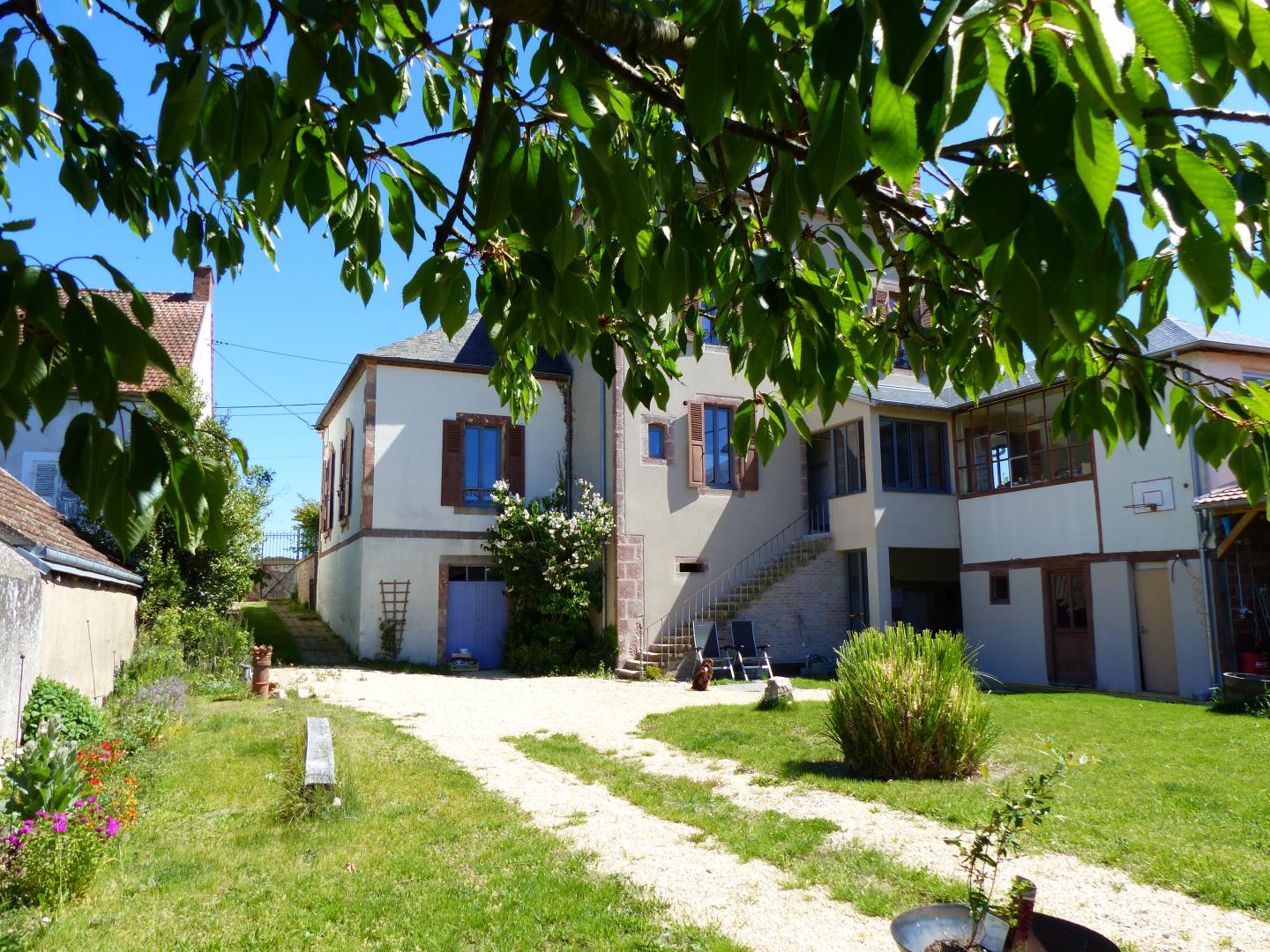 GITES DE FRANCE ALLIER CHAMBRES D'HOTES AUX BABOTEURS VALLON EN SULLY