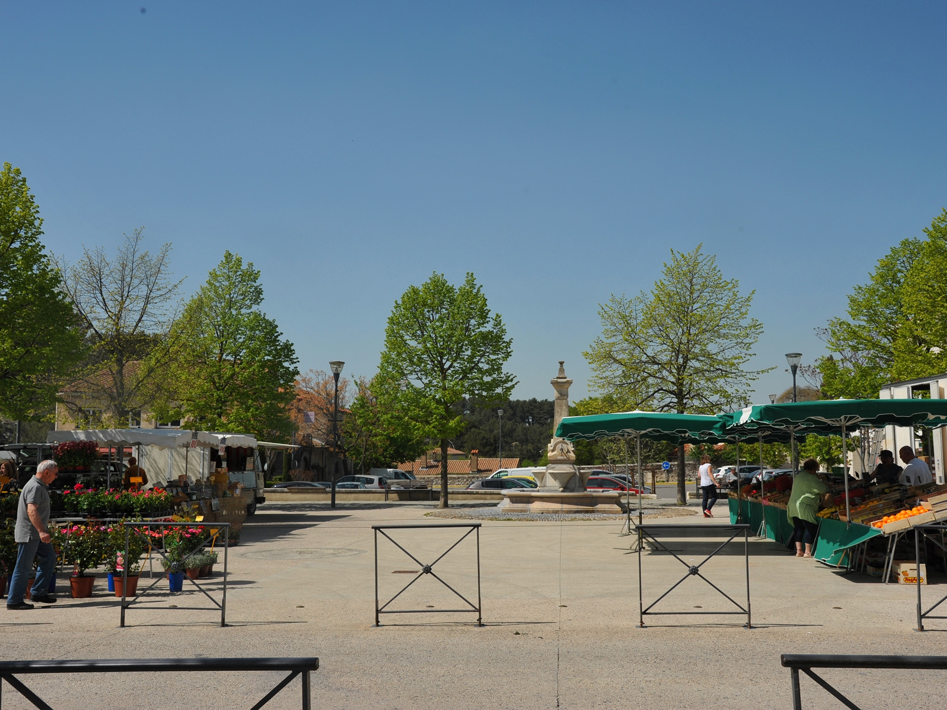 Marché de Bouc Bel Air