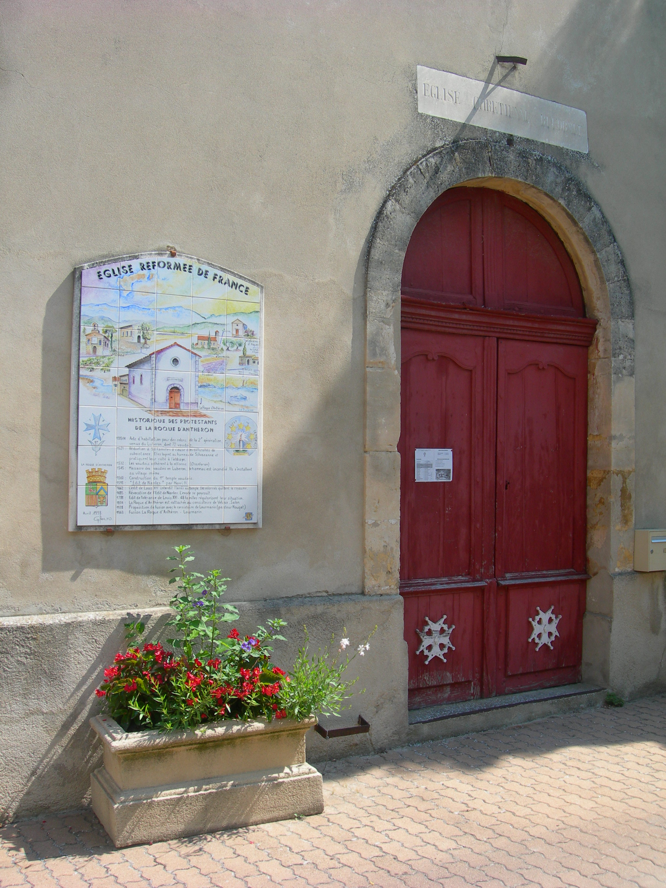 Temple, La Roque-d'Anthéron - photo 4