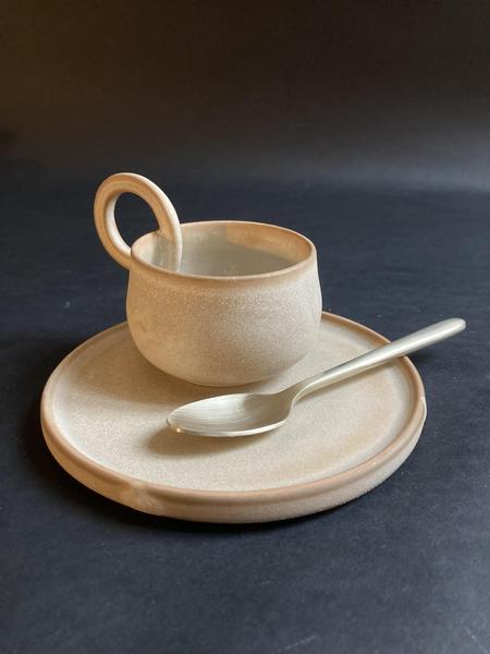 Tasser et soucoupe en céramique par l'atelier PepperClay 
