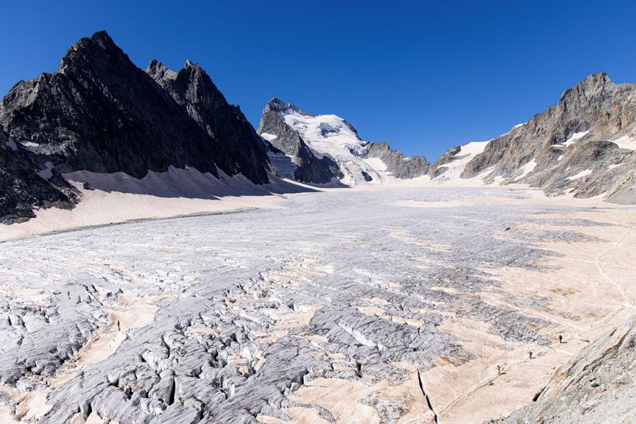 - © Thierry Maillet, Parc national des Ecrins glacier blanc Thierry - © Thierry Maillet, Parc national des Ecrins