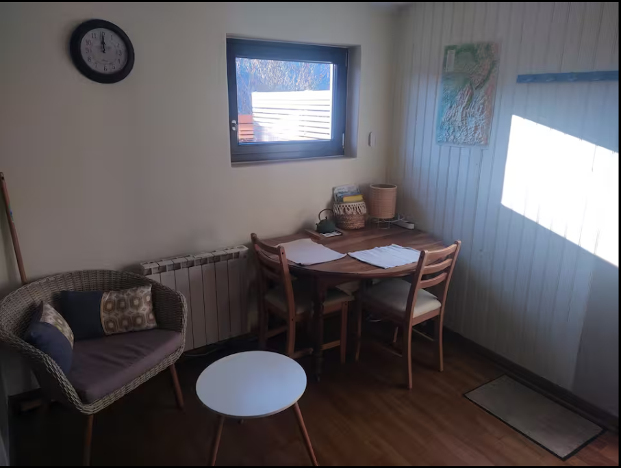 Espace détente et table à manger