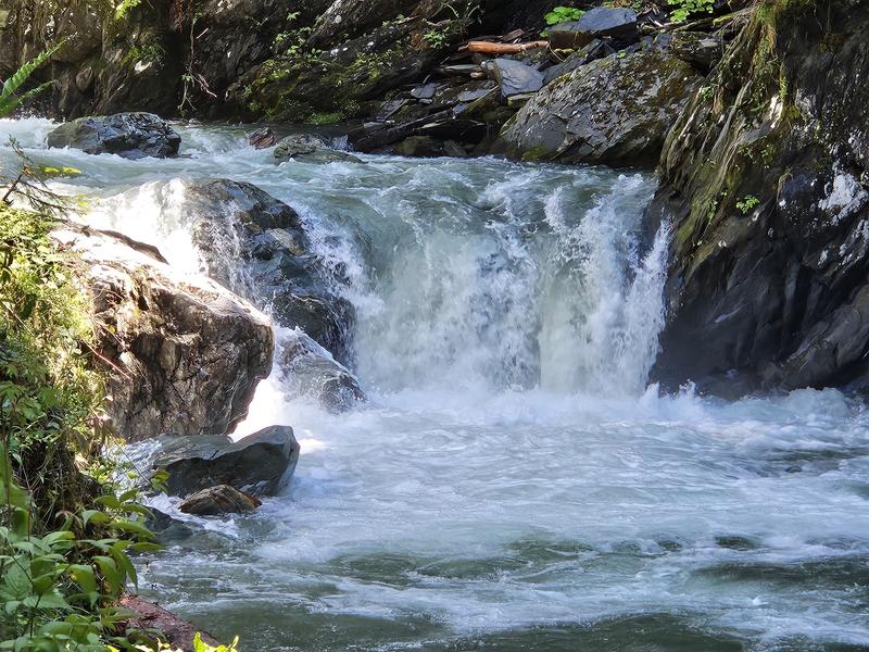 cascade de la grotte