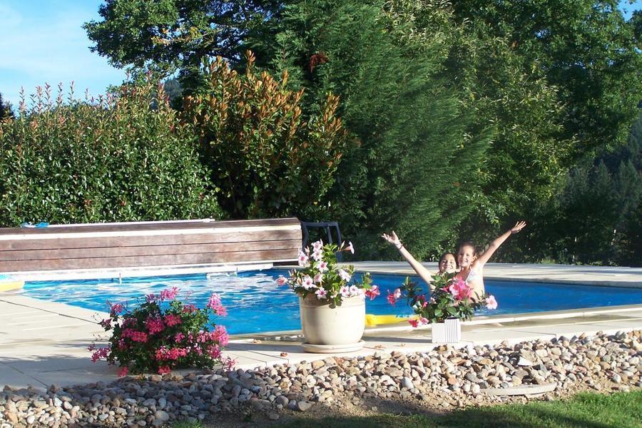 Gîte \'La Clef des Champs\' à Saint-Jean-La Bussière - 1 km du Lac des Sapins - (Rhône - Monts du Beaujolais) : piscine 10M X 4,50M.