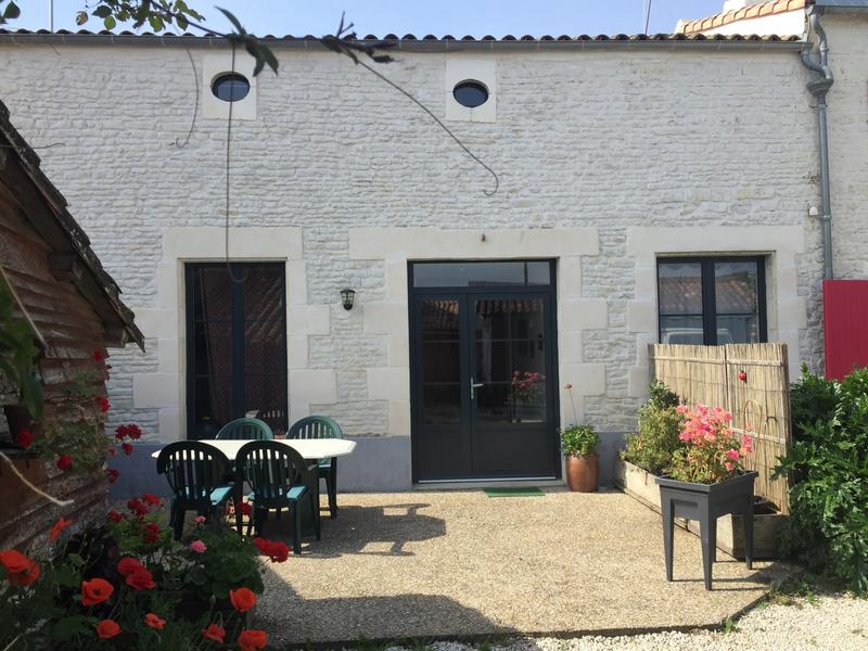 Façade et terrasse
