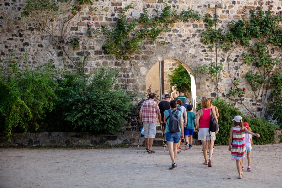 Thueyts - Visite commentée de Thueyts - château de Blou ©sourcesetvolcans