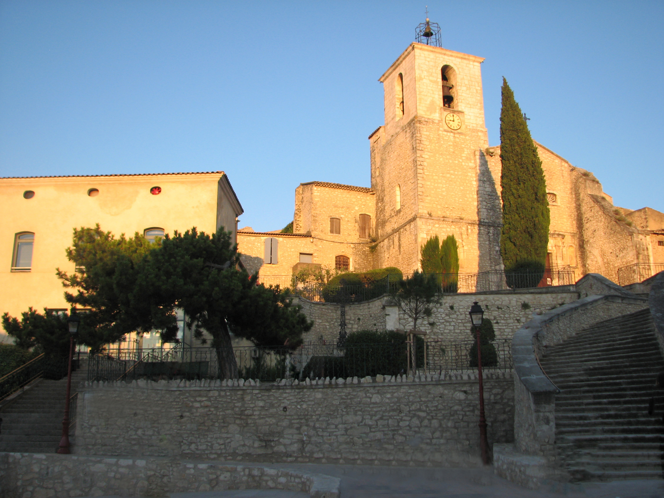 Des lieux de culte  France Provence-Alpes-Côte d'Azur Bouches-du-Rhône Orgon 13660