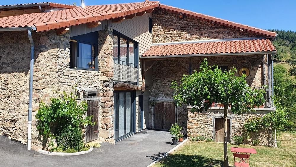 Gîte - 4 personnes - au Grand Peisselay à VALSONNE en Haut Beaujolais. 