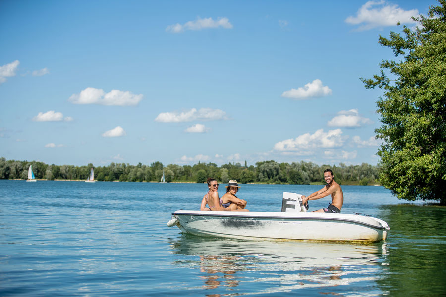 Activités nautiques à La Plaine Tonique