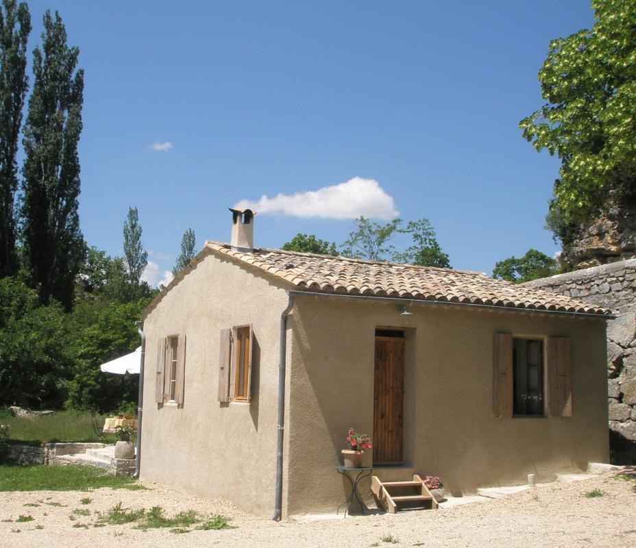 Le cabanon dans le pré