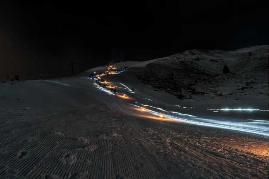 Descente aux flambeaux déguisée_Cervières - © Giulia Gasperini -Unsplash