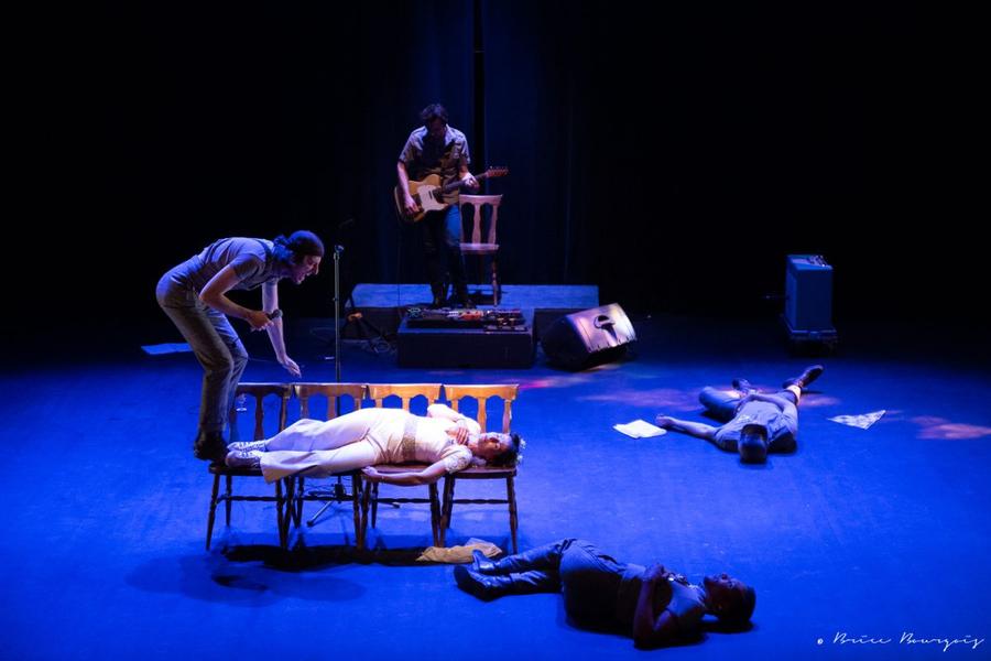 - © Cie Bruit qui court Festival de place en place - Othello et le monstre aux yeux verts_Guillestre - © Cie Bruit qui court