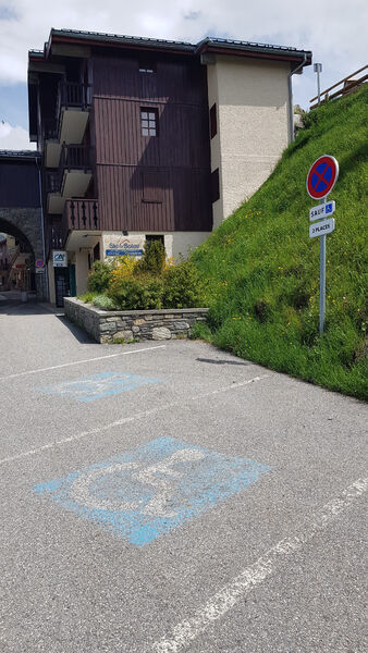 Places de parking handicapé