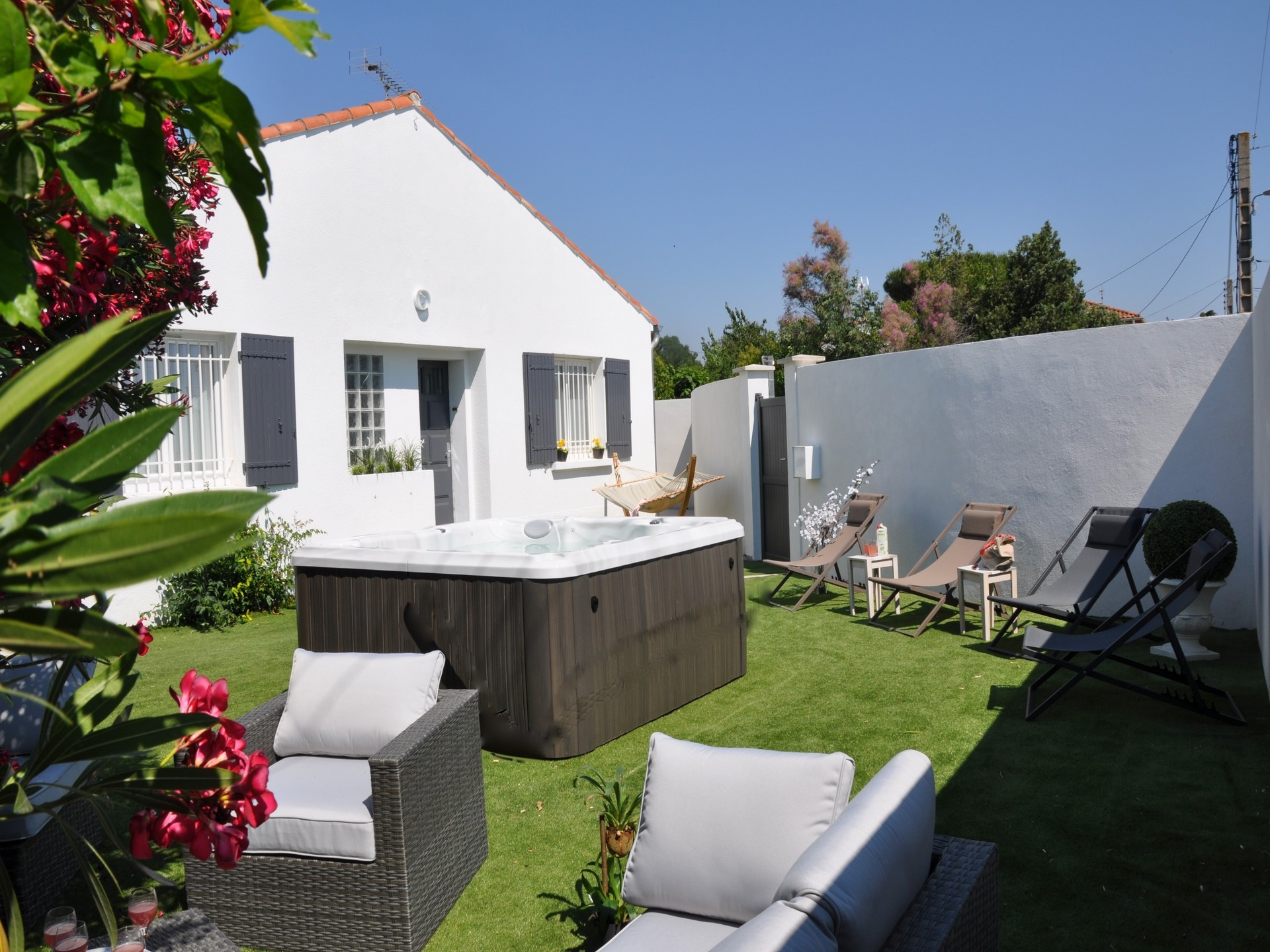 Villa jacuzzi avec parking