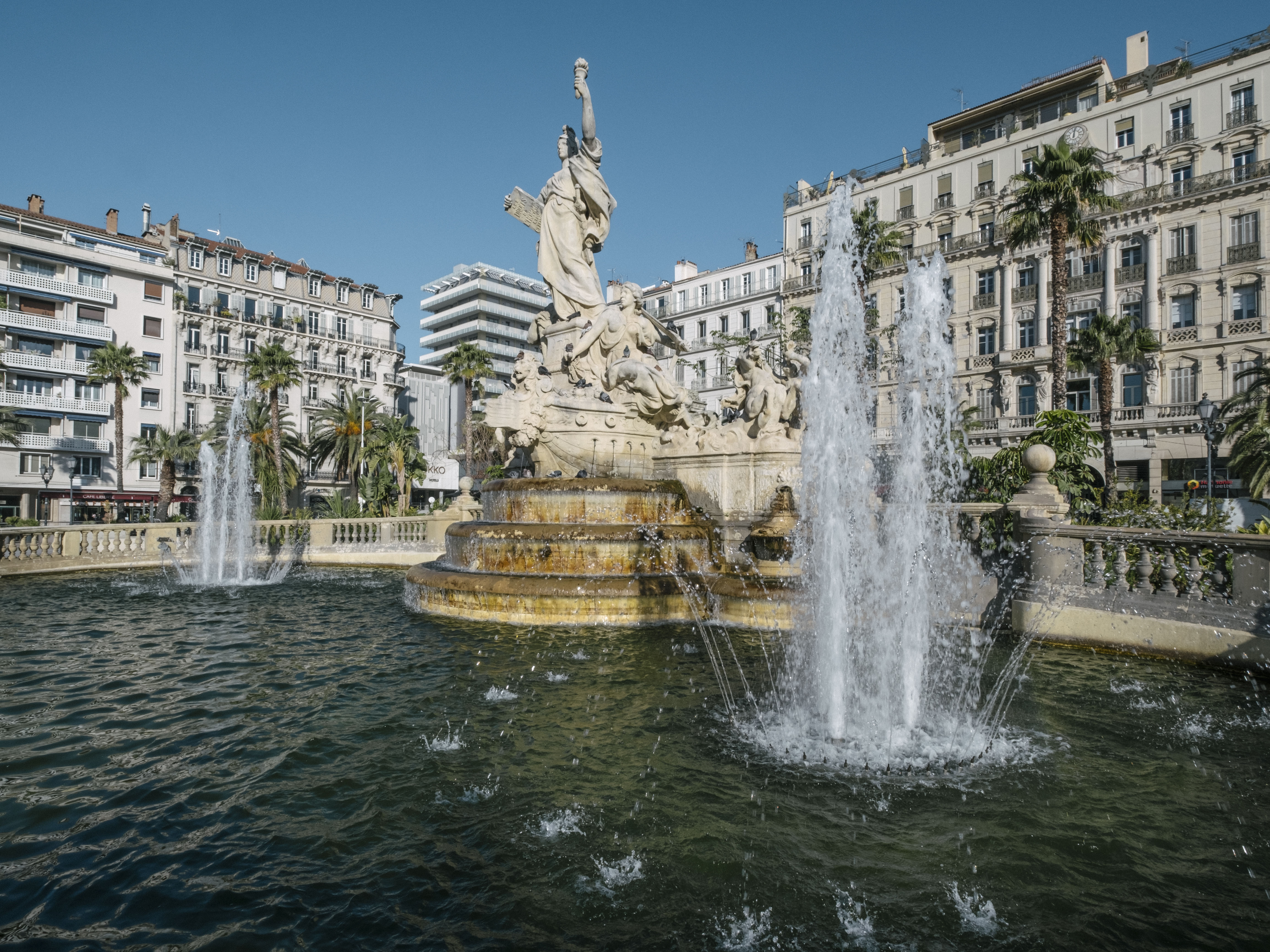 Fontaine de la Fédération, place de la Liberté