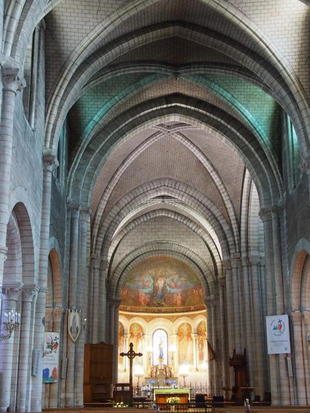 Basilique Notre-Dame de la Bonne Garde_Longpont-sur-Orge