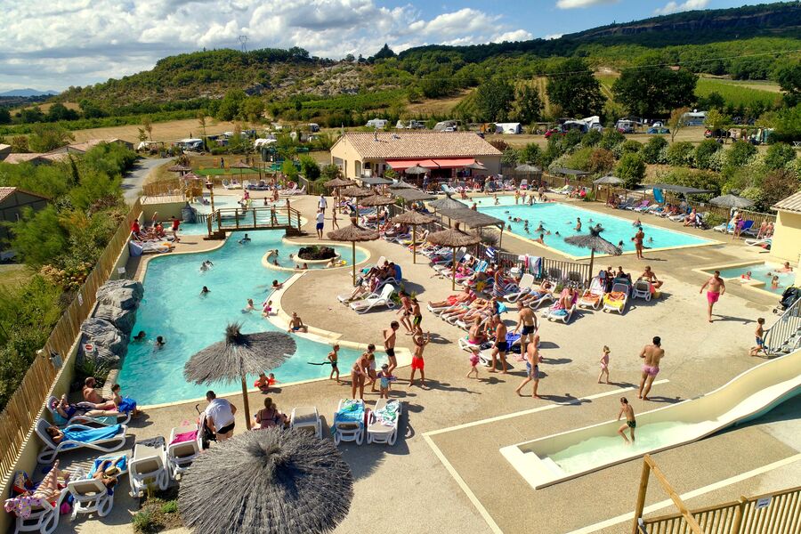 Aire de service/accueil camping-car au camping les Arches