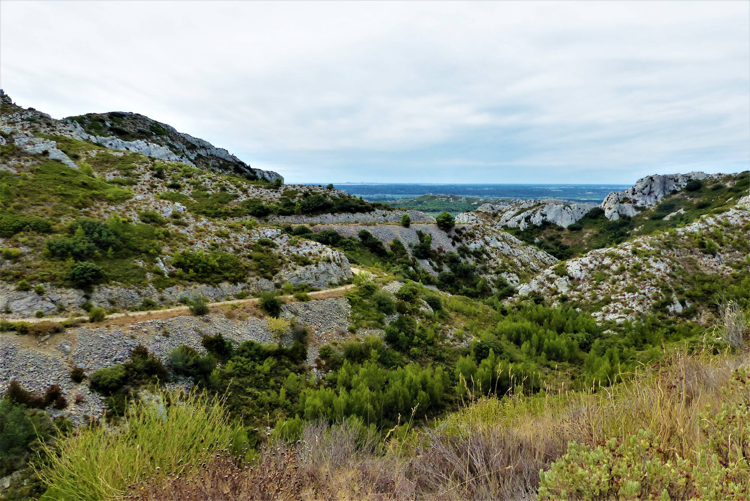 LES BAUX-DE-PROVENCE - Les crêtes de Baumayrane, Les Baux-de-Provence - photo 6