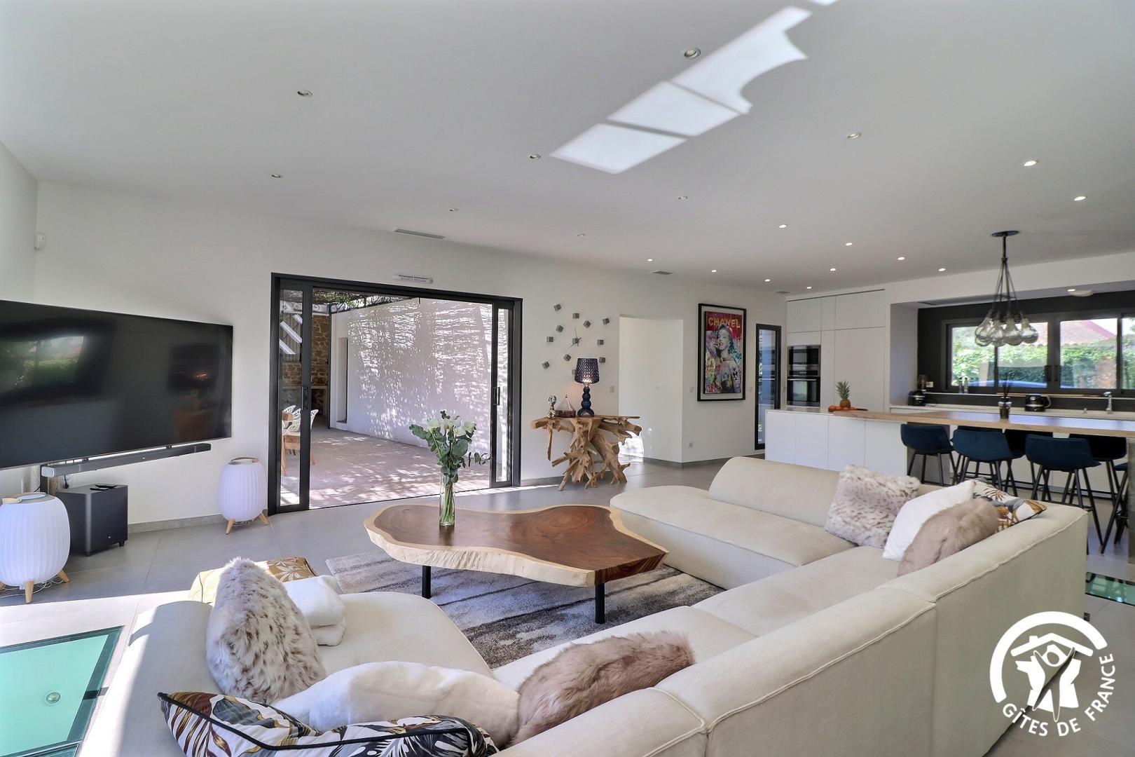 W & M Home, Marseille 13e Arrondissement - photo 10