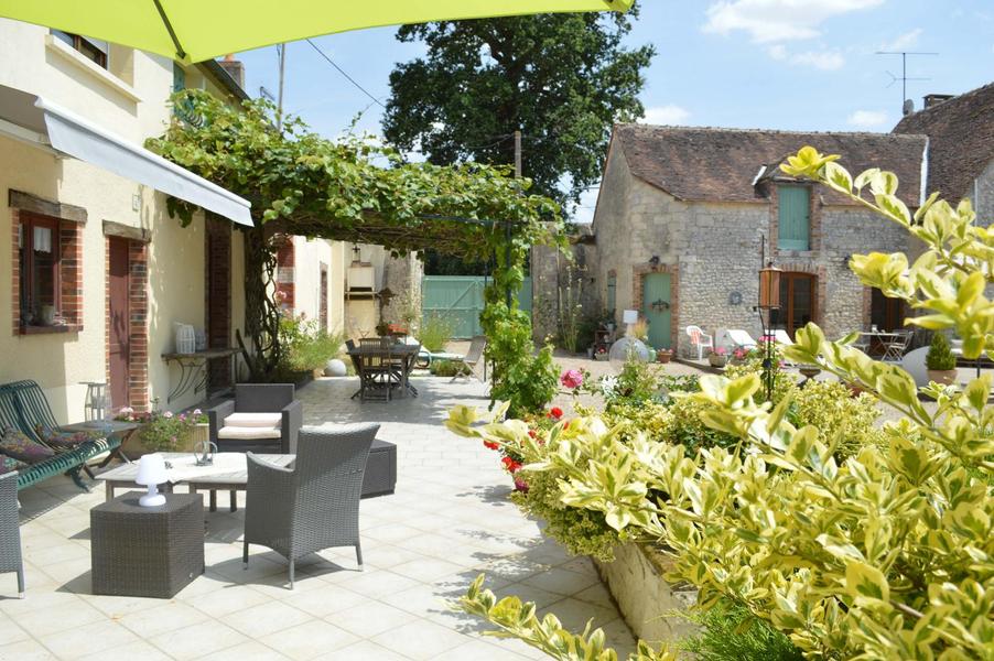 Terrasse coté sud, plein soleil, moment de détente.