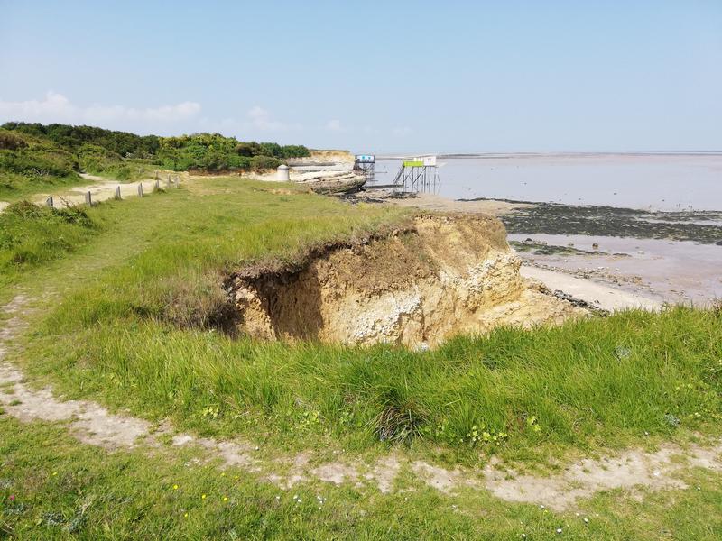 Pointe de Port de Barques et île madame