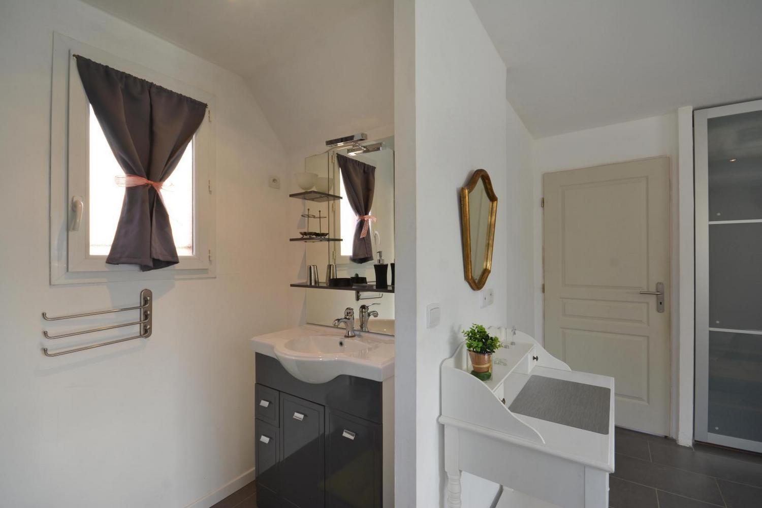 Lou Bastido Roujo, Auriol - photo 2