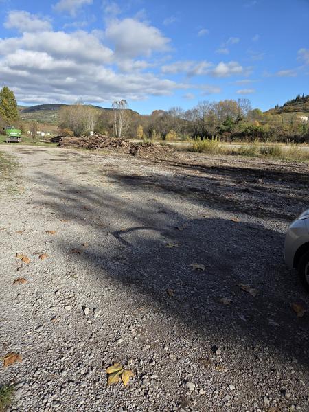 Parking_Saint-Jean-le-Centenier