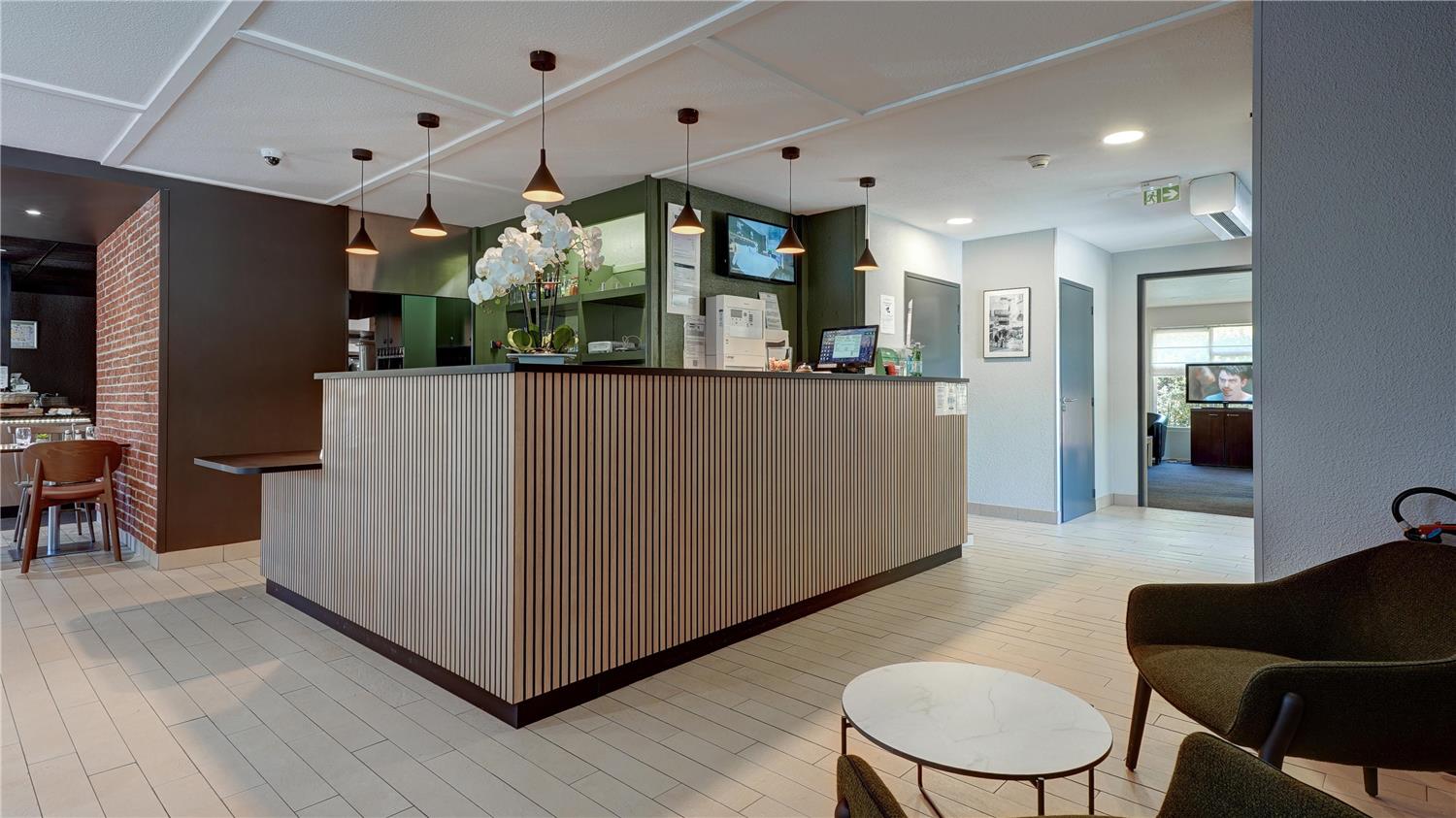 Hôtel Restaurant Campanile Aix Meyreuil - photo 2