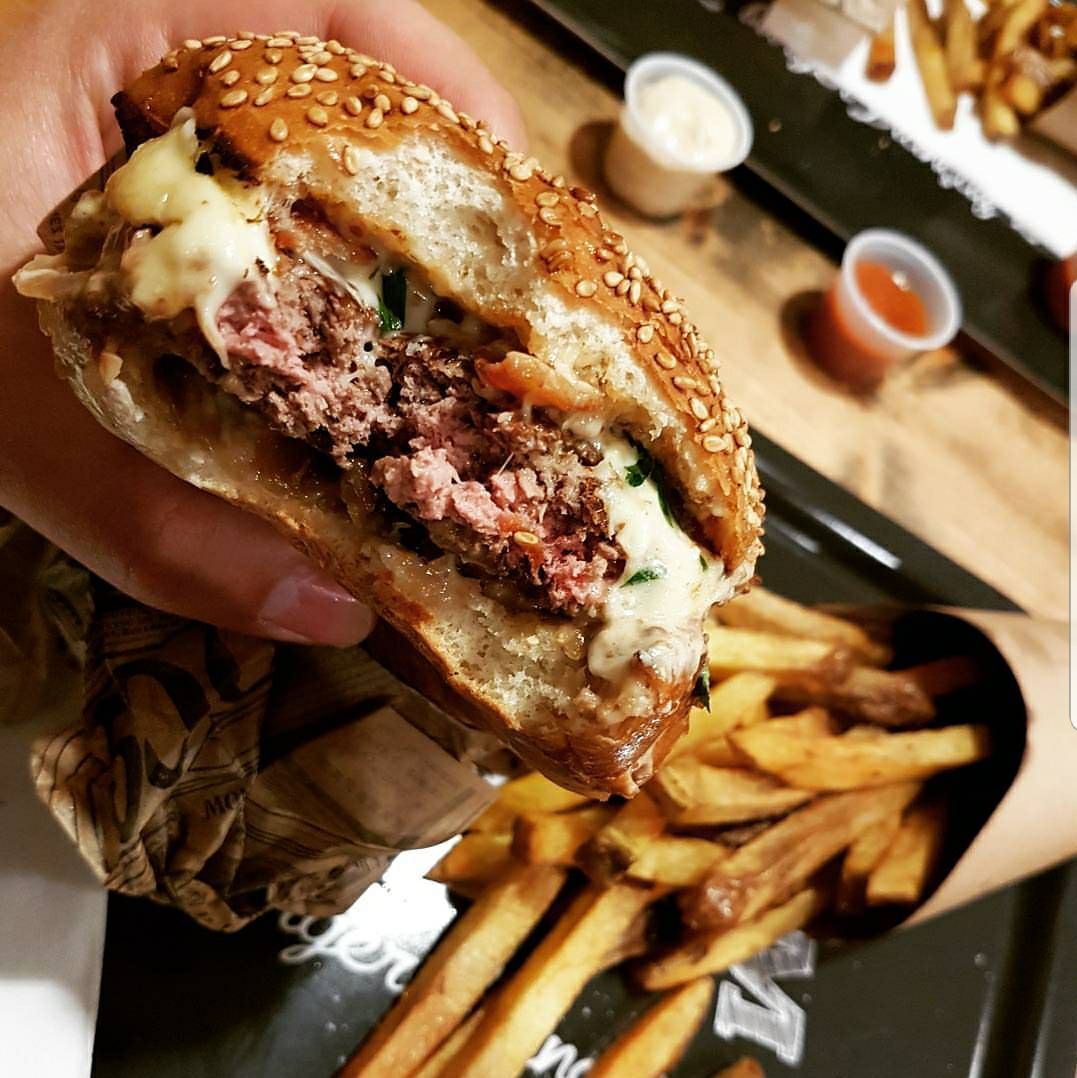 Tonton Sam - Le Burger Français  France Provence-Alpes-Côte d'Azur Bouches-du-Rhône Arles 13200