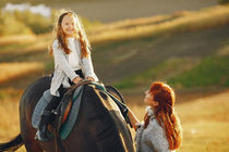 balade à cheval en famille au poney club de sciez