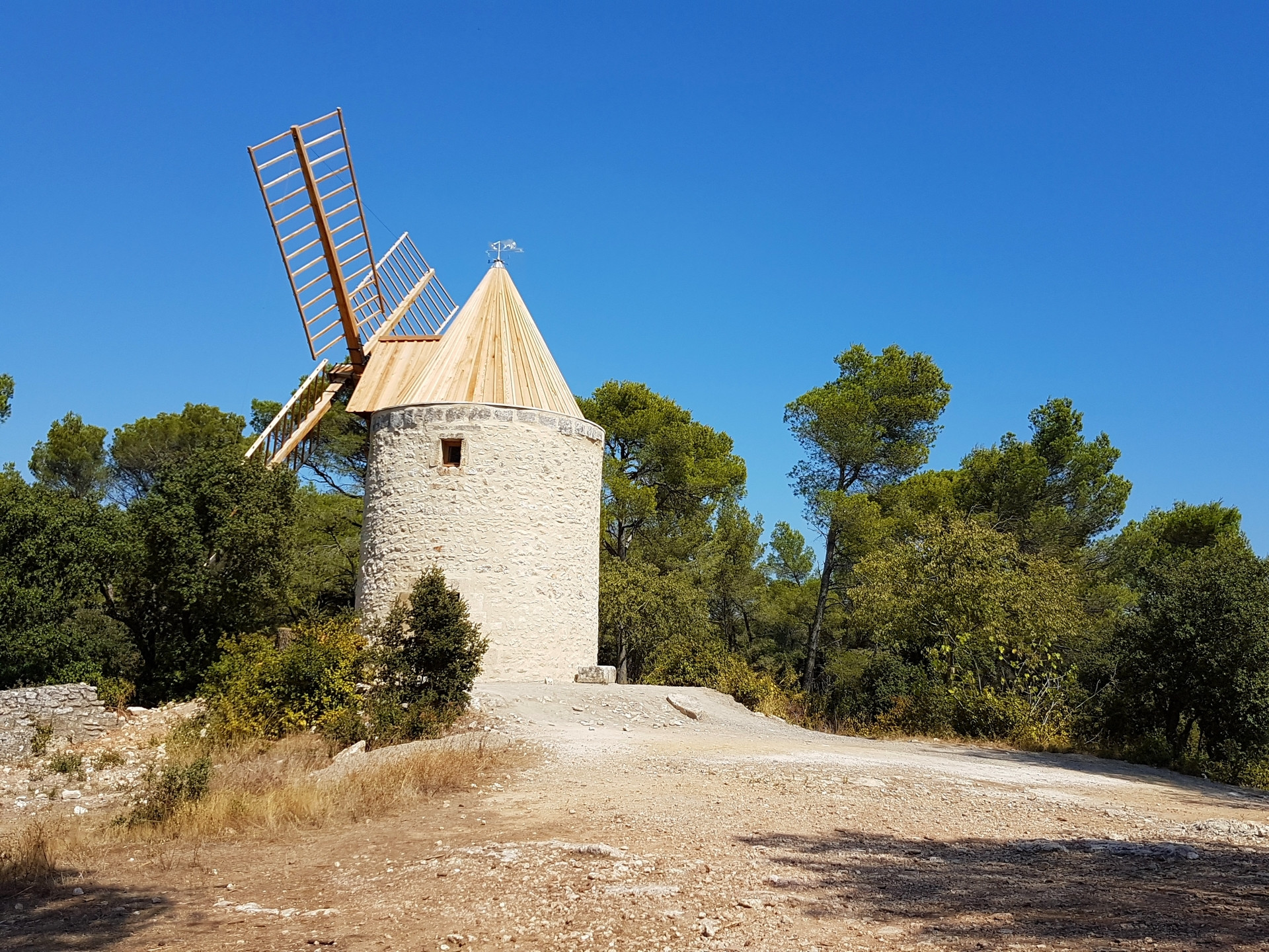 Le Sentier des Moulins d'Alphonse Daudet - photo 4
