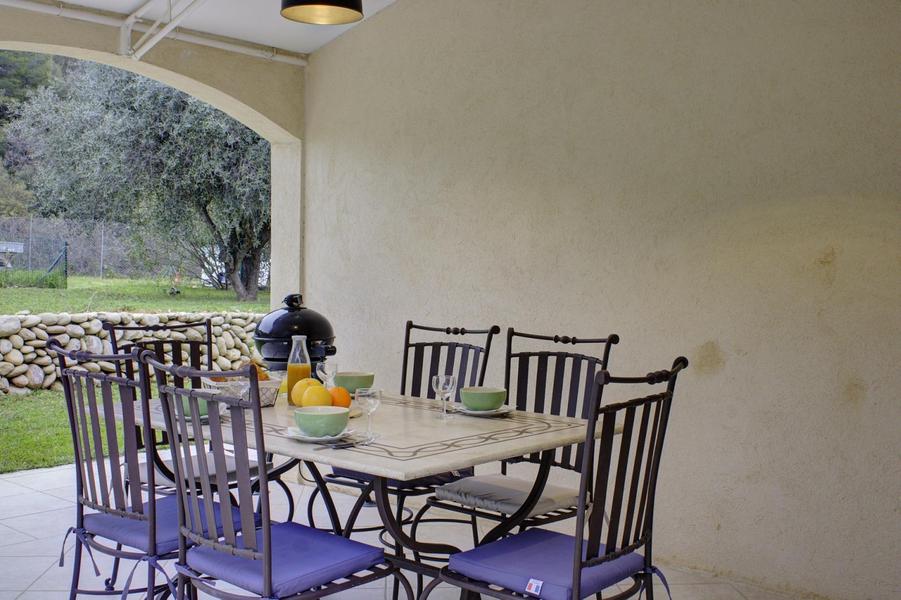 Terrasse Gîte de la Colline - Olivier labellisé Gîtes de France Alpes-Maritimes à St Blaise