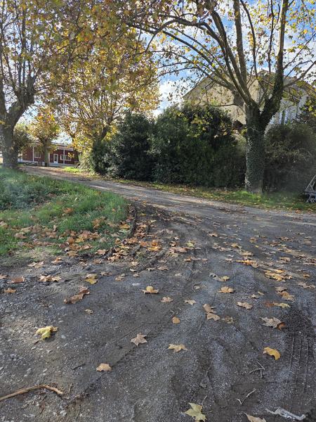 Parking_Saint-Jean-le-Centenier