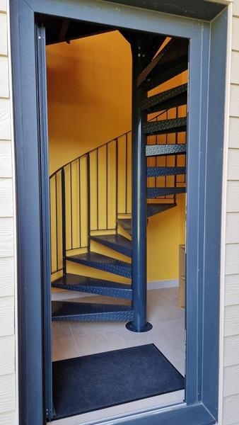 Gîte - 4 personnes - au Grand Peisselay à VALSONNE en Haut Beaujolais : l\'entrée.