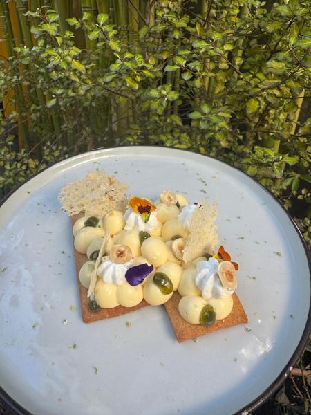 Une tarte au citron .