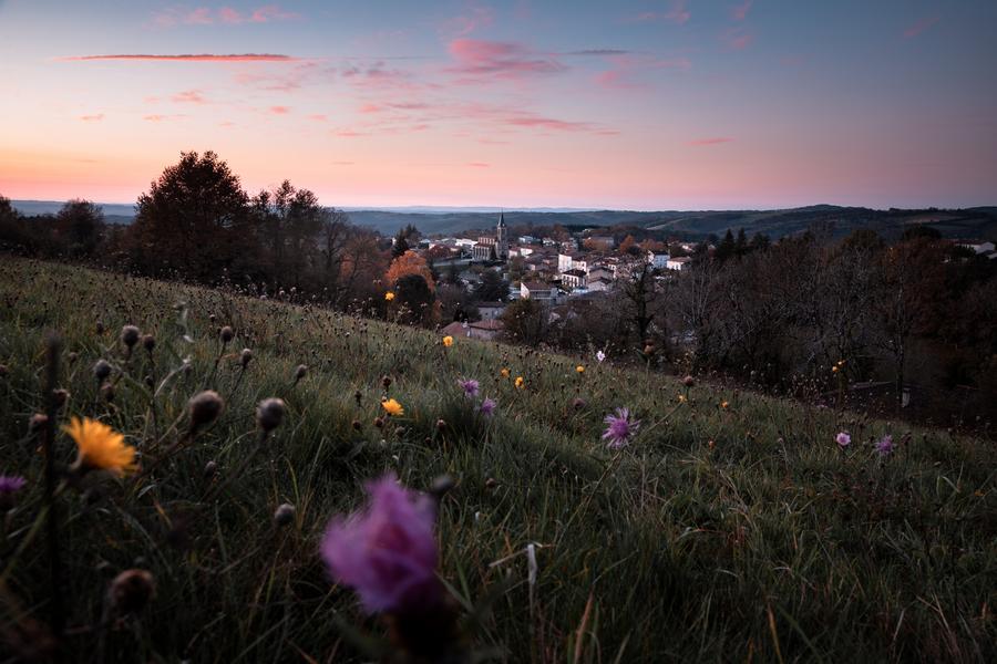 Vue sur village de Lacrouzette