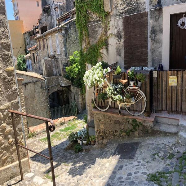 RUE DANS HAUT DE CAGNES