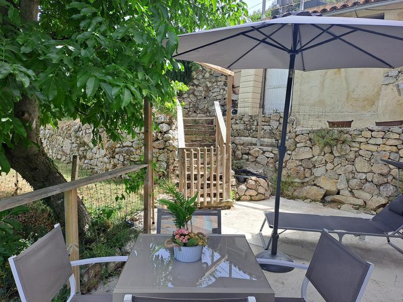 Terrasse Gîte Luna Estella Gîtes de France Alpes-Maritimes à Tourrette Levens