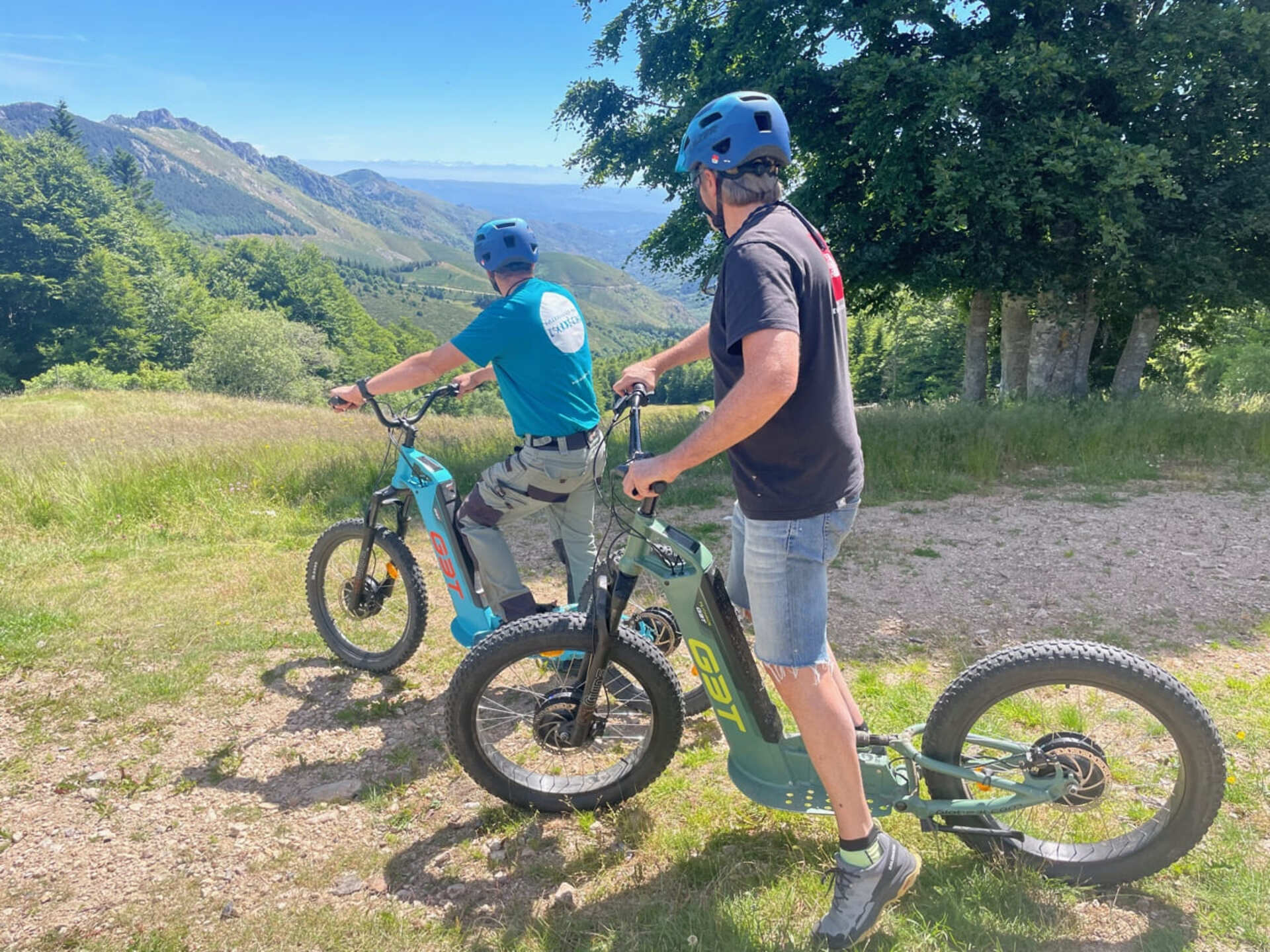Location de tricycles, VTT, VTC AE et trottinettes AE - La Croix de Bauzon