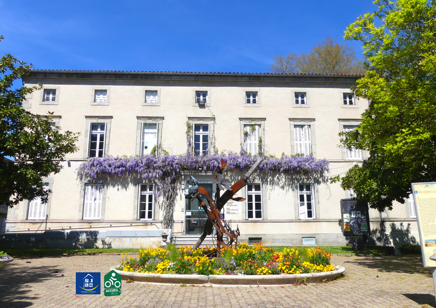 https://static.apidae-tourisme.com/filestore/objets-touristiques/images/49/111/21851953-diaporama.png|https://static.apidae-tourisme.com/filestore/objets-touristiques/images/151/206/17419927-diaporama.png|https://static.apidae-tourisme.com/filestore/objets-touristiques/images/51/226/8380979-diaporama.jpg|https://static.apidae-tourisme.com/filestore/objets-touristiques/images/54/226/8380982-diaporama.jpg