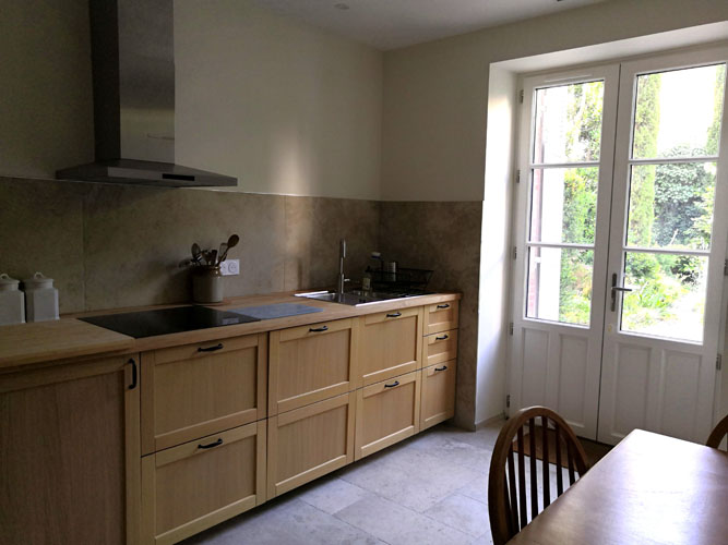 Comp-kitchen-towards-garden