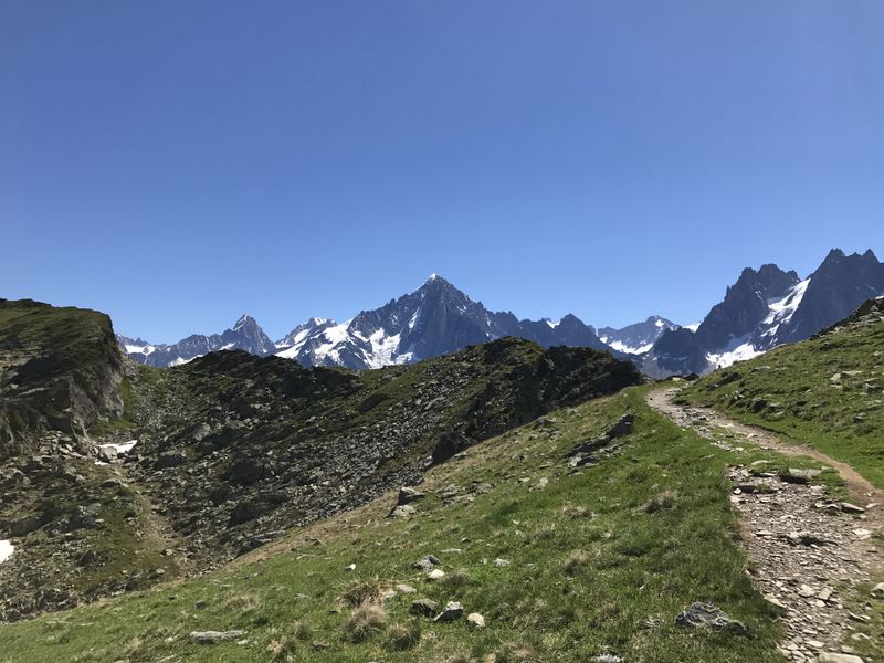 randonnée bel-lachat vue sur Les Drus