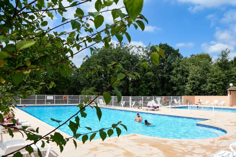 Camping Domaine de la Bergerie piscines