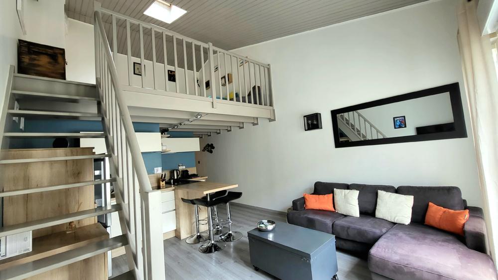 Vue salon et mezzanine